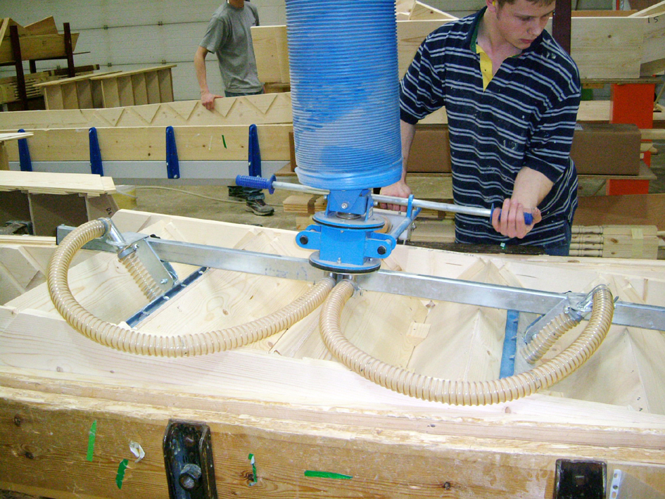 Guide panels without torsion