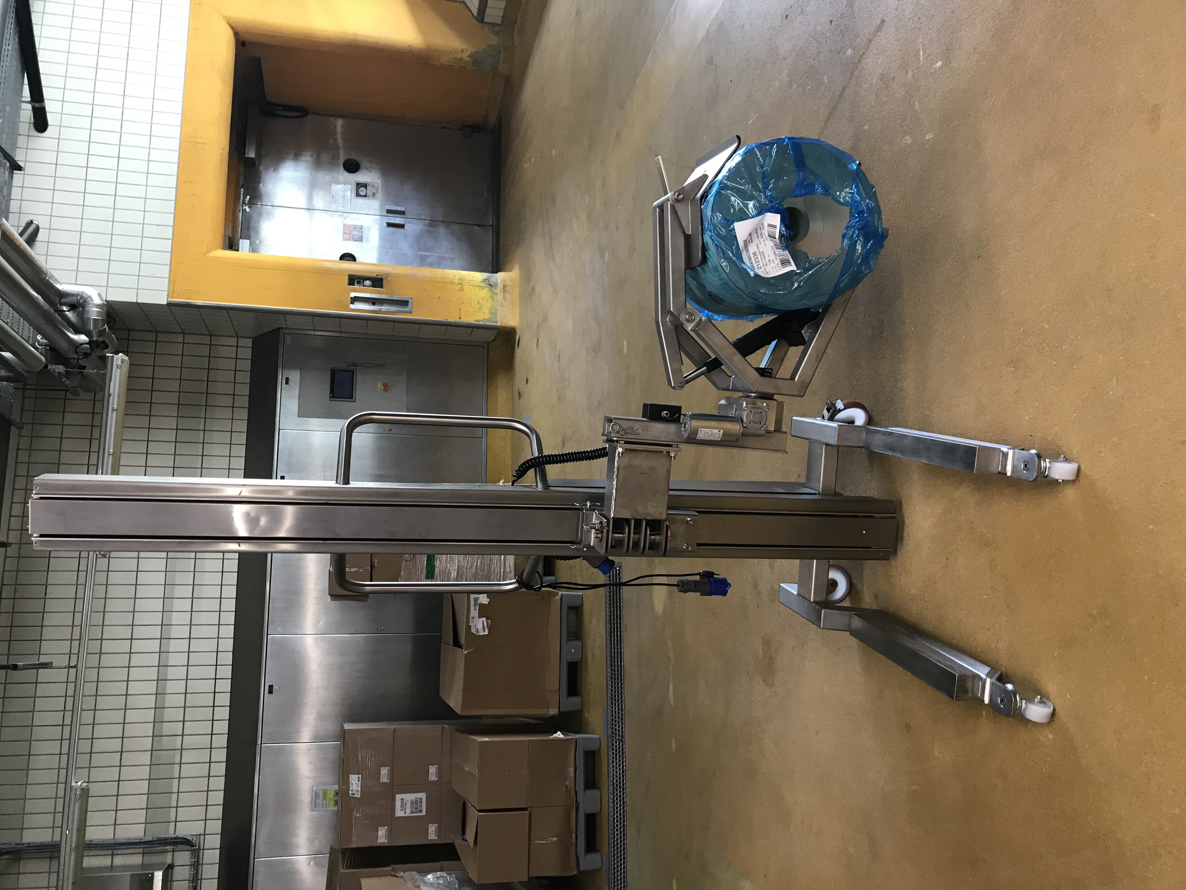 Pick up rolls, coils and cable drums safely